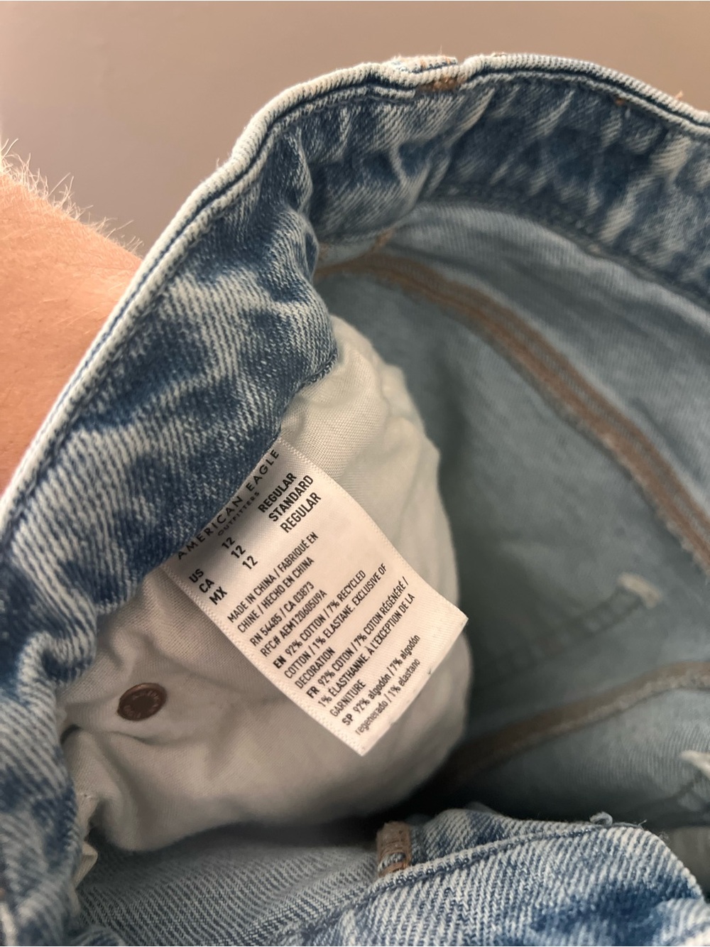 American Eagle Outfitters Light Blue wash ripped  Jeans - Picture 10 of 10